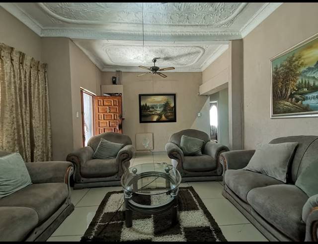 3 BEDROOM HOUSE FOR SALE IN REGENTS PARK